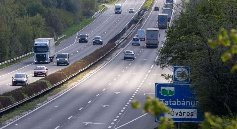 Autósok, figyelem! Már 8 kilométeres a dugó az M1-esen Tatabányánál