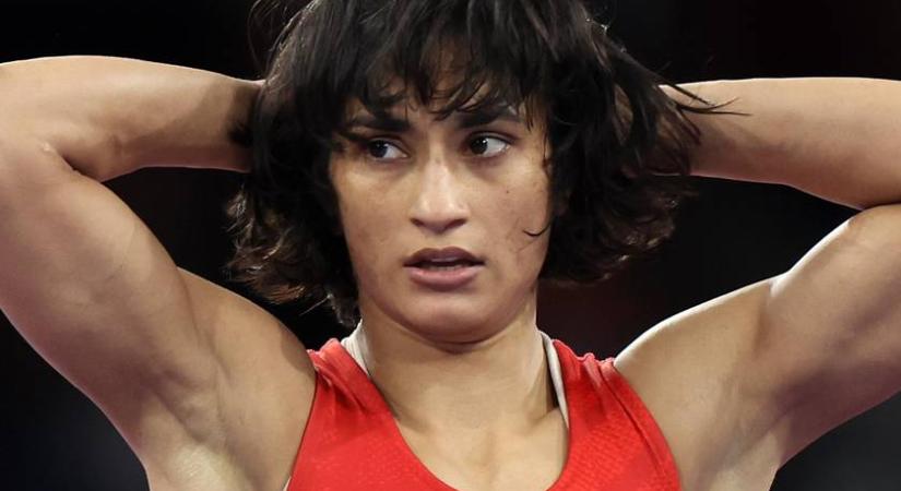 A magyar edző döntőbe jutott birkózóját kizárták 10 deka felesleg miatt az olimpiáról: Vinesh Phogat végleg visszavonult