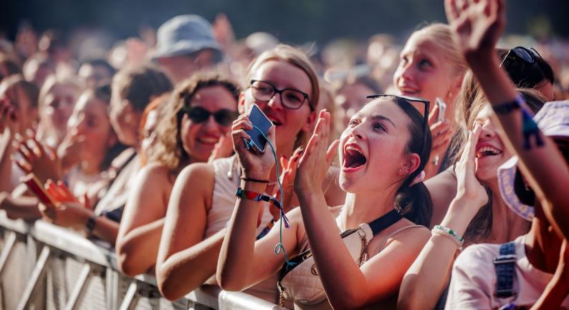 Ez a fiatal sláger robbantotta fel a Sziget Nagyszínpadát, valójában mindenki erre várt  videó