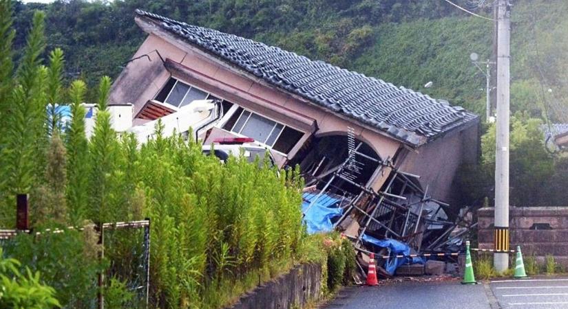 A valódi földrengés után egy rettegett földrengés miatt mondta le külföldi útját a japán kormányfő