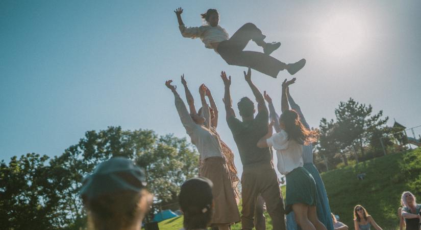 Elfáradtál bulizás közben? Összegyűjtöttük, hol pihenhetsz a Sziget Fesztiválon