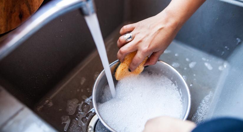 Figyelmeztet a szerelő: ezt soha ne öntsd a lefolyóba!