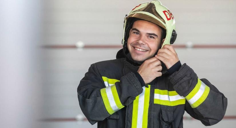 Nem tud tétlenül ülni, ezért szabadidejében kutató-mentőként tevékenykedik a debreceni tűzoltó