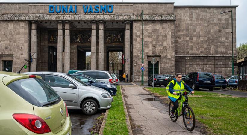 Nem kapták meg időben a fizetésüket a dunai vasmű dolgozói