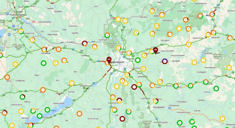Hétvége van és süt nap, szóval majdnem minden autópályán torlódás van