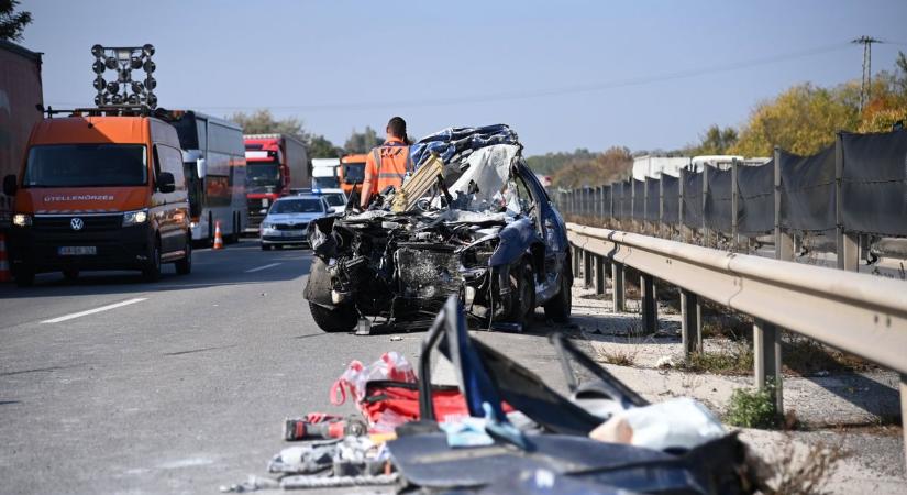 Kilométeres a torlódás a Balaton felé, mutatjuk miért