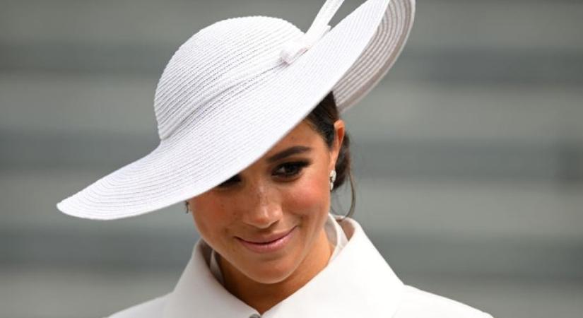 Hihetetlenül romantikus, miért visel másik ékszert az eljegyzési gyűrűje helyett Meghan