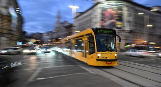 Indulhat a Nyugati téri felüljáró bontása