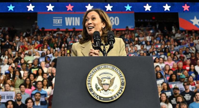 Egy friss felmérés szerint három csatatérállamban is fordított Kamala Harris