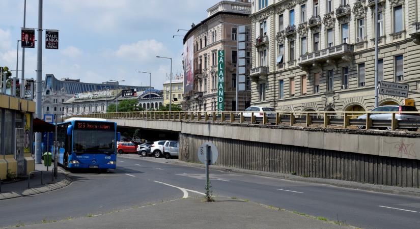 Megvan, mikorra bonthatják le a Nyugati téri felüljárót