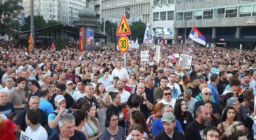 A kitermelés lenne a kulcs az EU-ba? Ezrek tiltakoztak a lítiumbányászat ellen a szomszédban