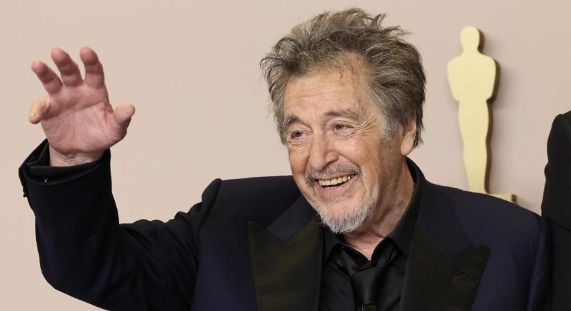 A 83 éves Al Pacino 23 éves lánya elképesztően dögös: friss fotók a molett modellről