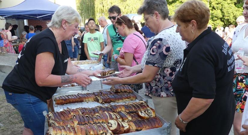 Nemzetiségi ételkóstolót is tartottak a bácsalmási forgatagon – galériával