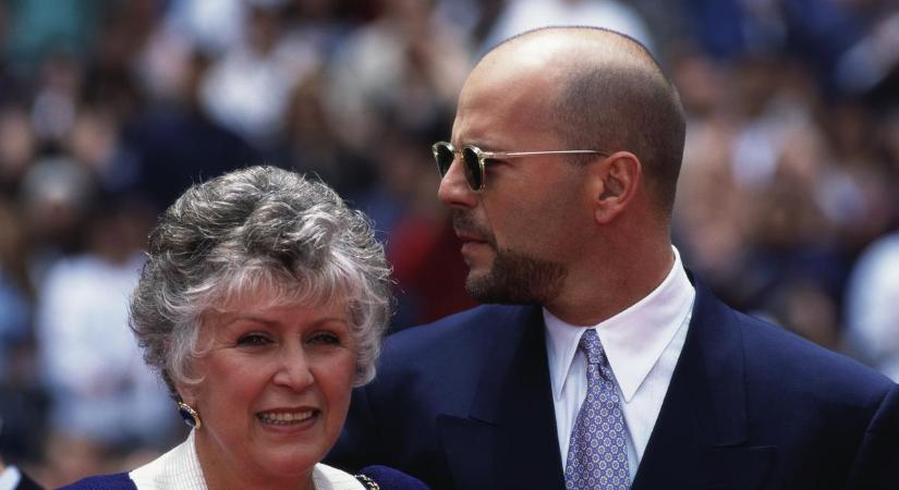 "Szívszorító volt végignézni...": Bruce Willis édesanyja, Marlene tette közzé a szomorú hírt