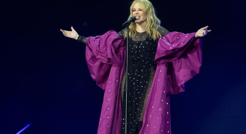 A Sziget Fesztiválon elcsíptük a géniuszt, aki 20 éve öltözteti Kylie Minogue-ot, és nem csalódtunk benne