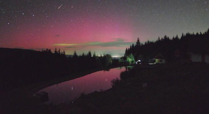 Sarki fény fűszerezte meg a Perseidákat