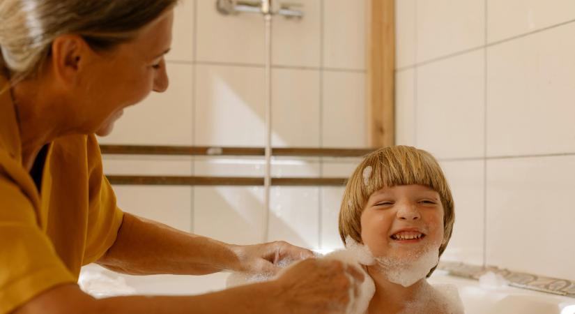 A szülők örülnek, ha a nagymamák unokáznak, de a nevelési elveikbe inkább ne szóljanak bele