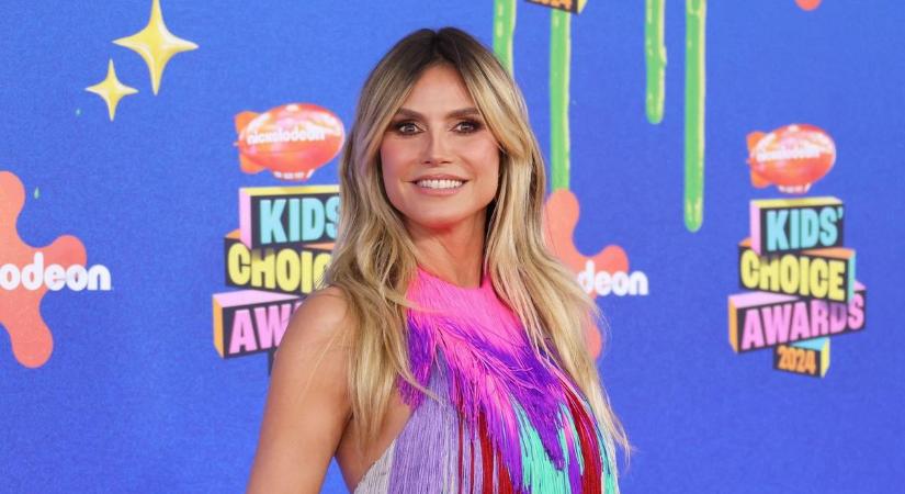 Heidi Klum monokinizett egyet a tengerparton a férjével - lefotózták