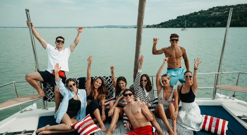 A TOMMY HILFIGER VIP influenszer eseményt rendezett a festői Balatonon