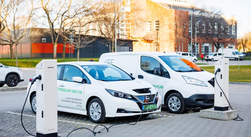 Már több mint hatvanezer tisztán elektromos autó közlekedik Magyarországon