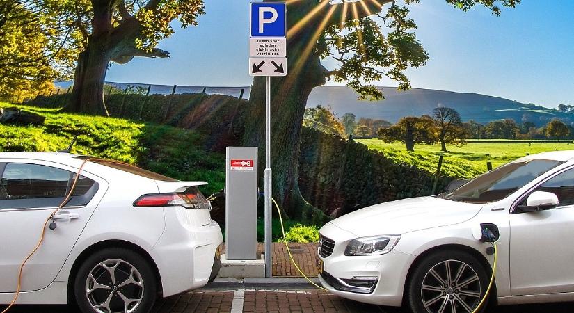 Újabb mérföldkőhöz érkezett a hazai elektromos járműpark