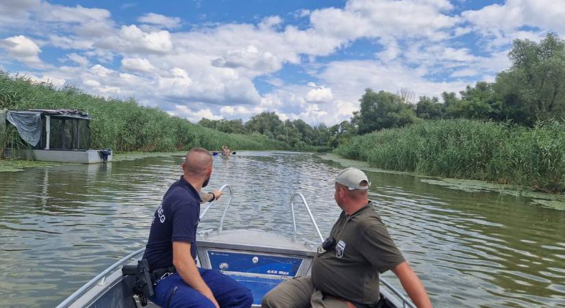 Ittas hajóvezetőket hajkurásztak a Tisza-tavon