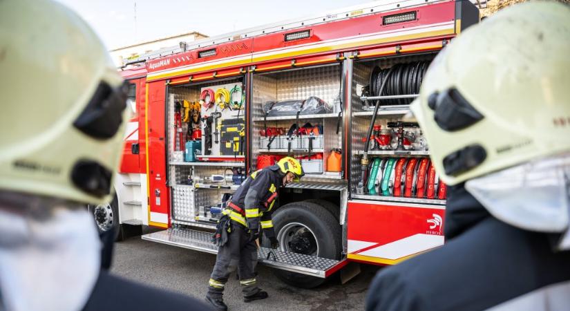 Szokatlanul sok helyen pusztítanak a lángok országszerte