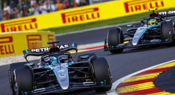 2025-ös Mercedes, stílust váltó Wolff, toppilóta Hülkenberg – hétfői F1-es hírek