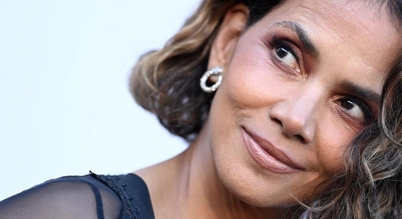 Mások strandra hordanak olyan ruhát, amilyet Halle Berry legújabb filmje premierjére vett fel