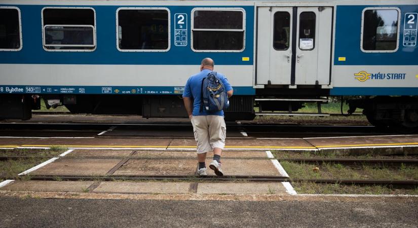 Kihajította a fülkéből a kalauznőt az agresszív bliccelő a Békéscsaba felé között közlekedő vonaton