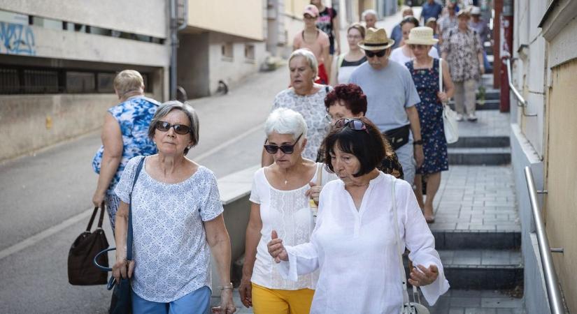 Bródy Sándor munkásságának emlékére sétáltak Egerben