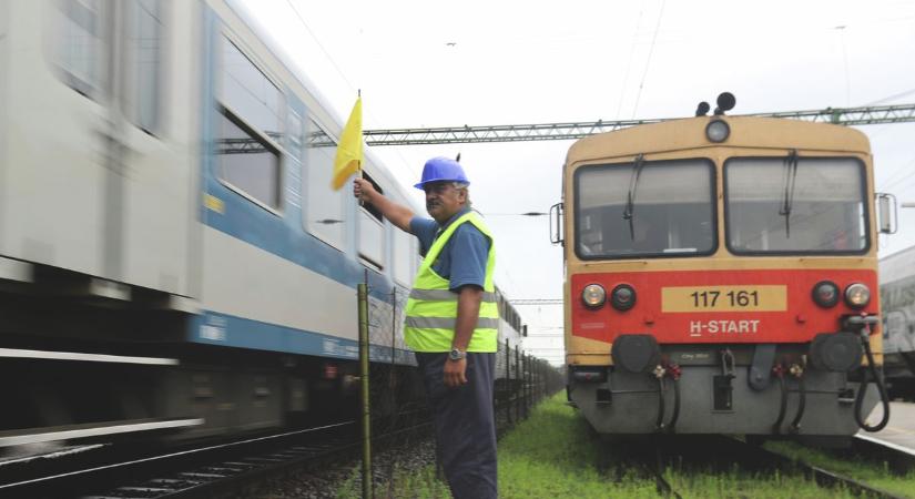 Pályafelújítások és menetrendi módosítások lépnek érvénybe a vasútvonalakon