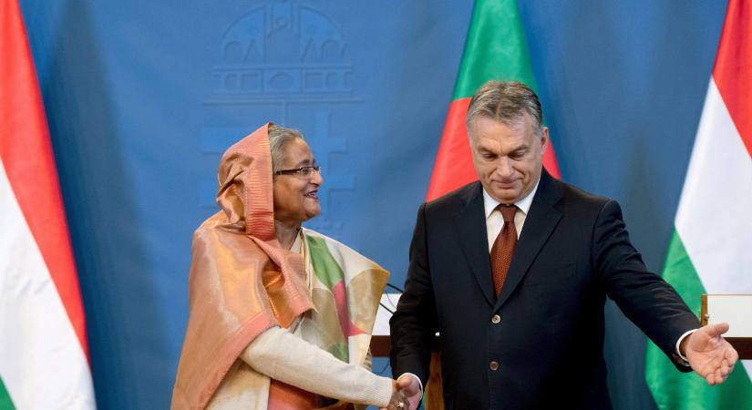 Megvádolták gyilkossággal Banglades szökésben lévő miniszterelnökét