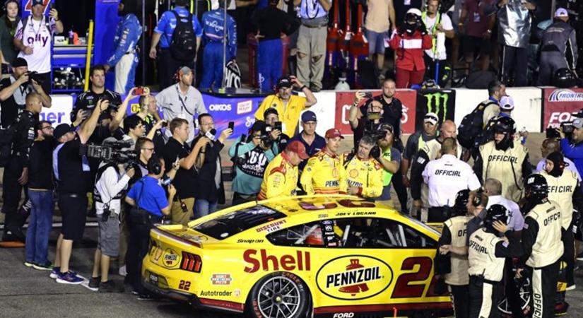 Joey Logano szerint „egy darab szar” a Richmondban őt is kilökő Austin Dillon