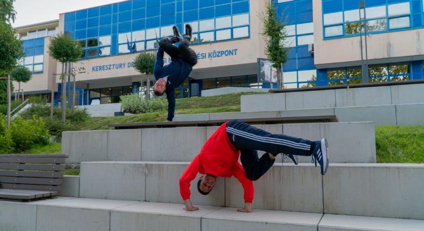 Breakdance az olimpiai sportágak között – mit csinált az ausztrál lány?