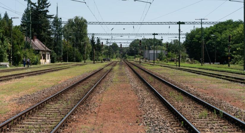 Órás késések várhatók a Budapest-Cegléd-Szolnok vonalon, néhány InterCity kerülő útvonalon jár