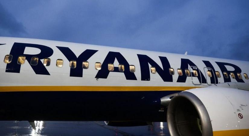 Brutális hőségben kellett várakozniuk a Ryanair utasainak egy máltai gépen – videó