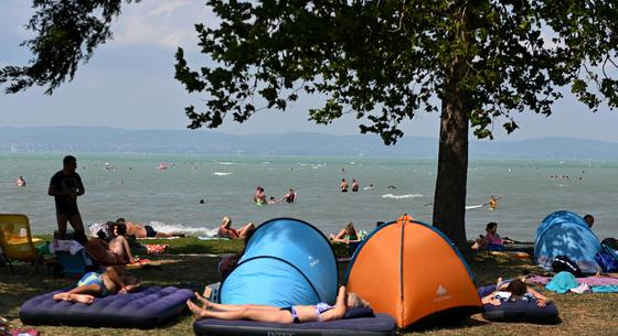 SMS-értesítések buktatták le a strandon lopott kártyával dőzsölő tolvajokat