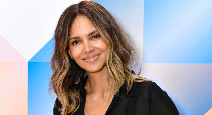 Szinte semmit sem takart Halle Berry áttetsző ruhája a vörös szőnyegen