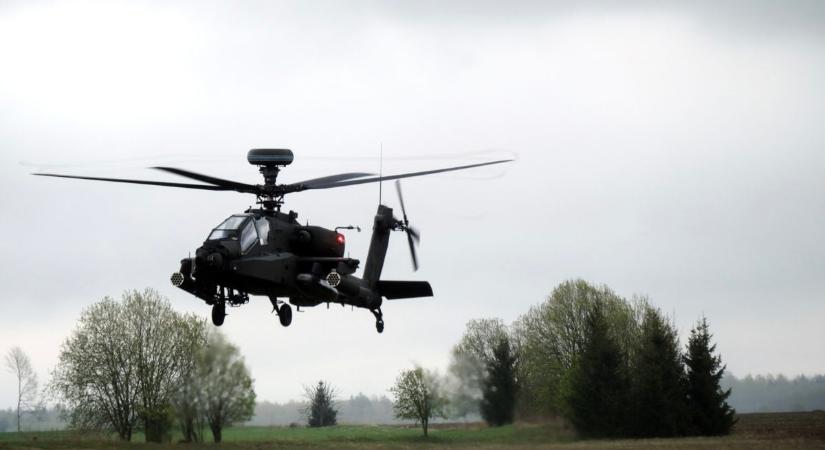 Lengyelország Apache harci helikoptereket vásárol az Egyesült Államoktól