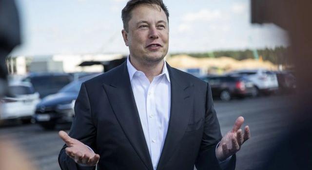 Elon Musk is bevédte az olajipart: talán nincs még késő?