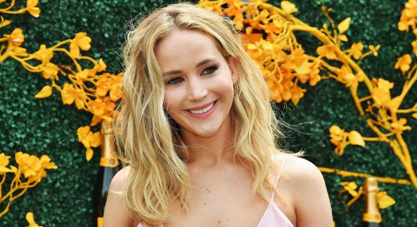 Lesújtóan néz ki friss fotón Jennifer Lawrence – A színésznő borzasztóan szétplasztikáztatta magát