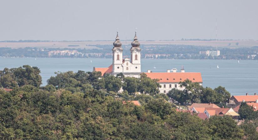 Hegyet másztunk Tihanyban: életre szóló élményt ad a látvány (képgaléria)