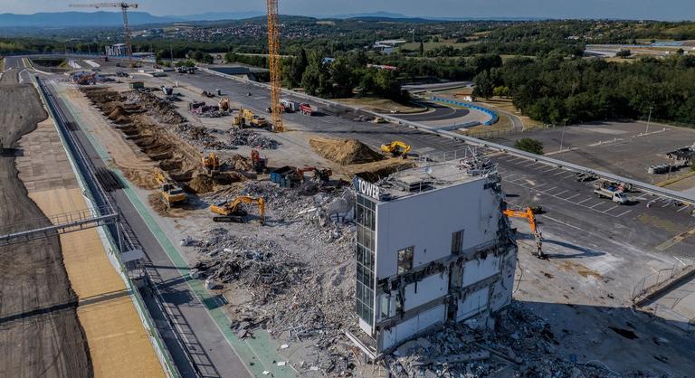 Rá sem lehet ismerni a Hungaroringre, szinte a földdel tették egyenlővé