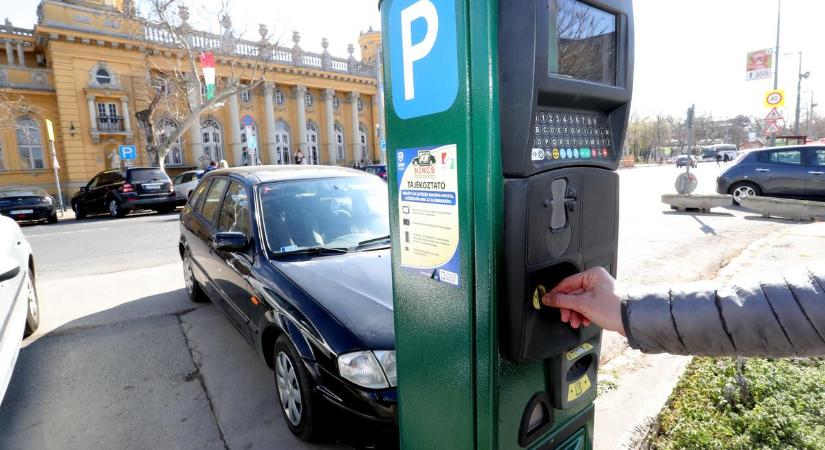 Valós a pletyka, hogy szeptembertől már a hibrid autóknak is fizetős lesz a parkolás?