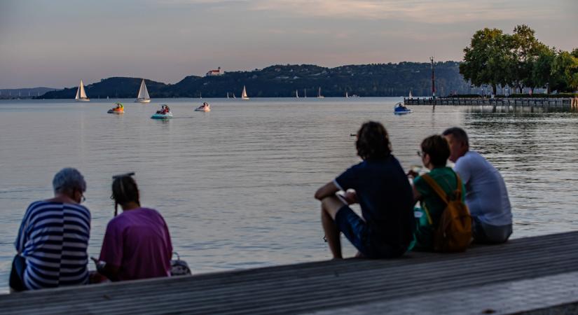 Folyamatosan melegszik a Balaton vize