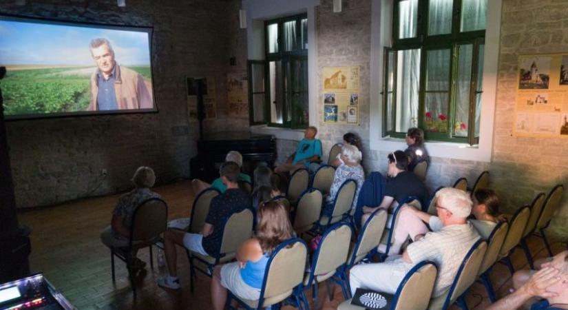 Délvidéki méhészek és hortobágyi pásztorok a népismereti filmszemlén