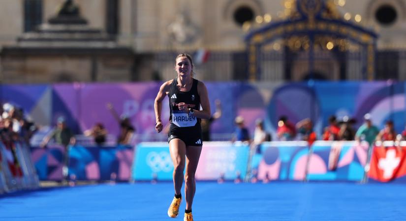 Törött lábbal is befejezte az olimpiai maratont