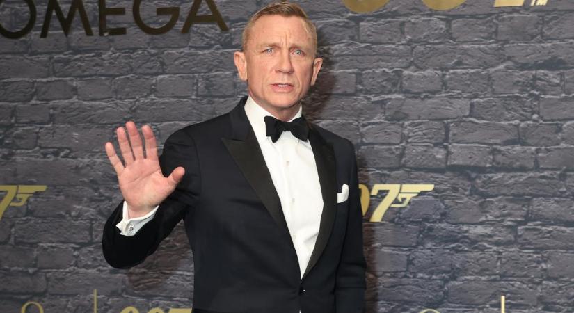 Teljesen felismerhetetlen Daniel Craig! Ősz szakállat és hosszúhajat növesztett James Bond - megdöbbentő fotó