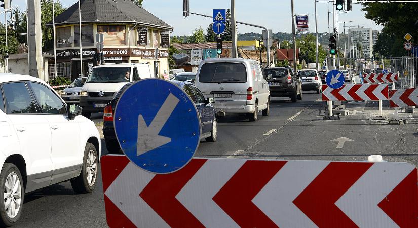 Fellélegezhetnek az autósok, hamarosan minden helyrejön az egyik legforgalmasabb főúton